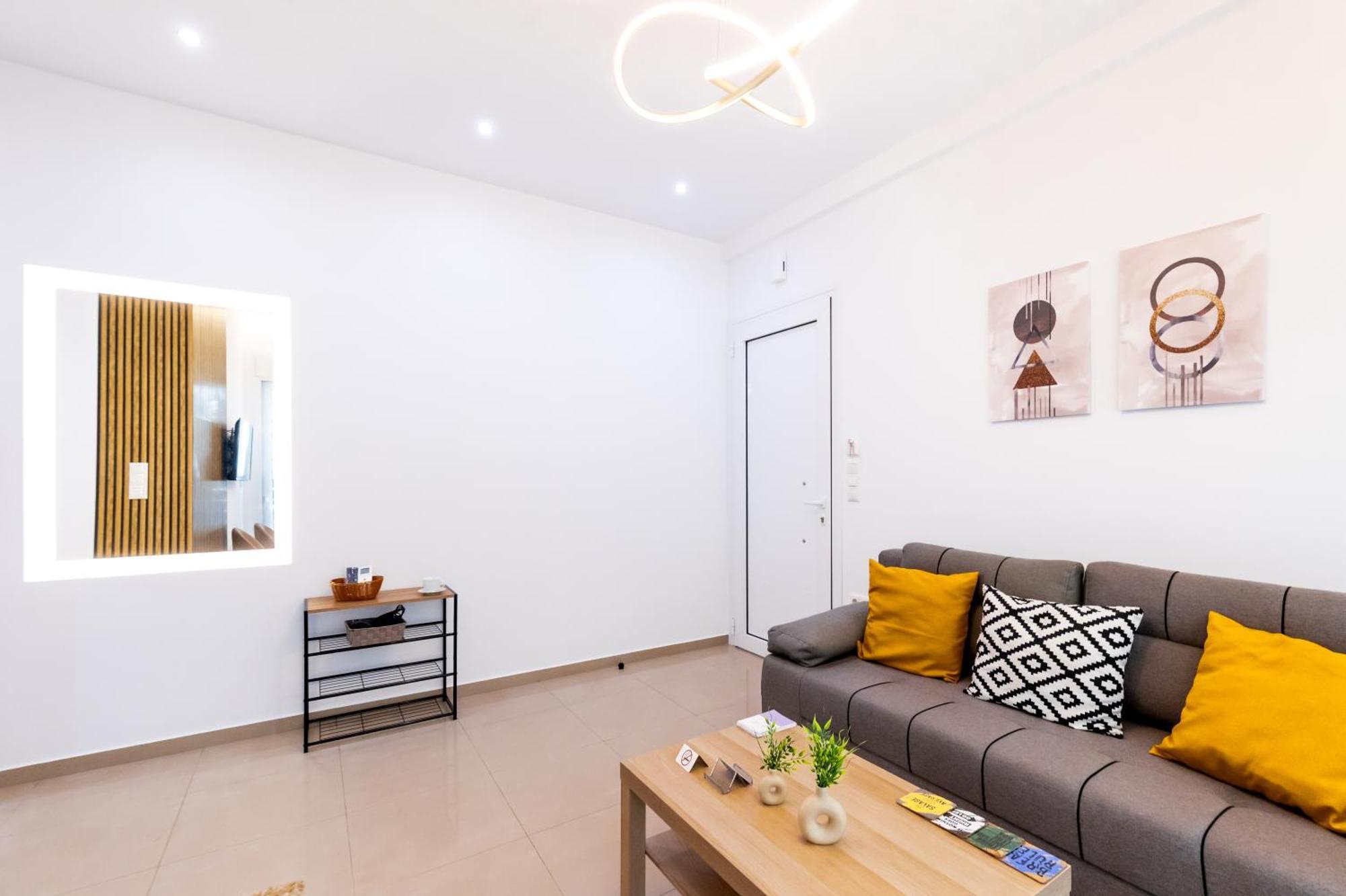 Pagani Urban - Premium Private Apartment Kalamata Esterno foto